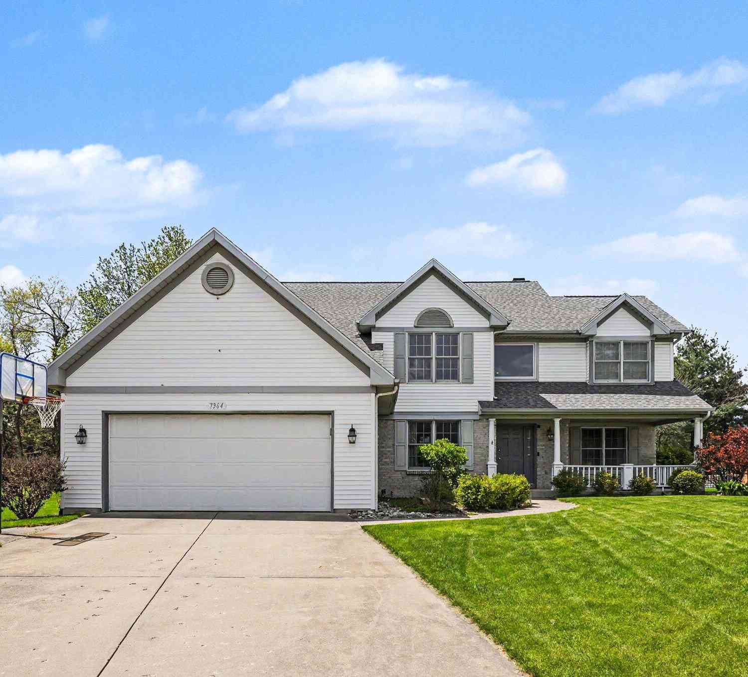 Homes For Sale - 7364 Hampstead Lane<br/> Portage, MI 49024