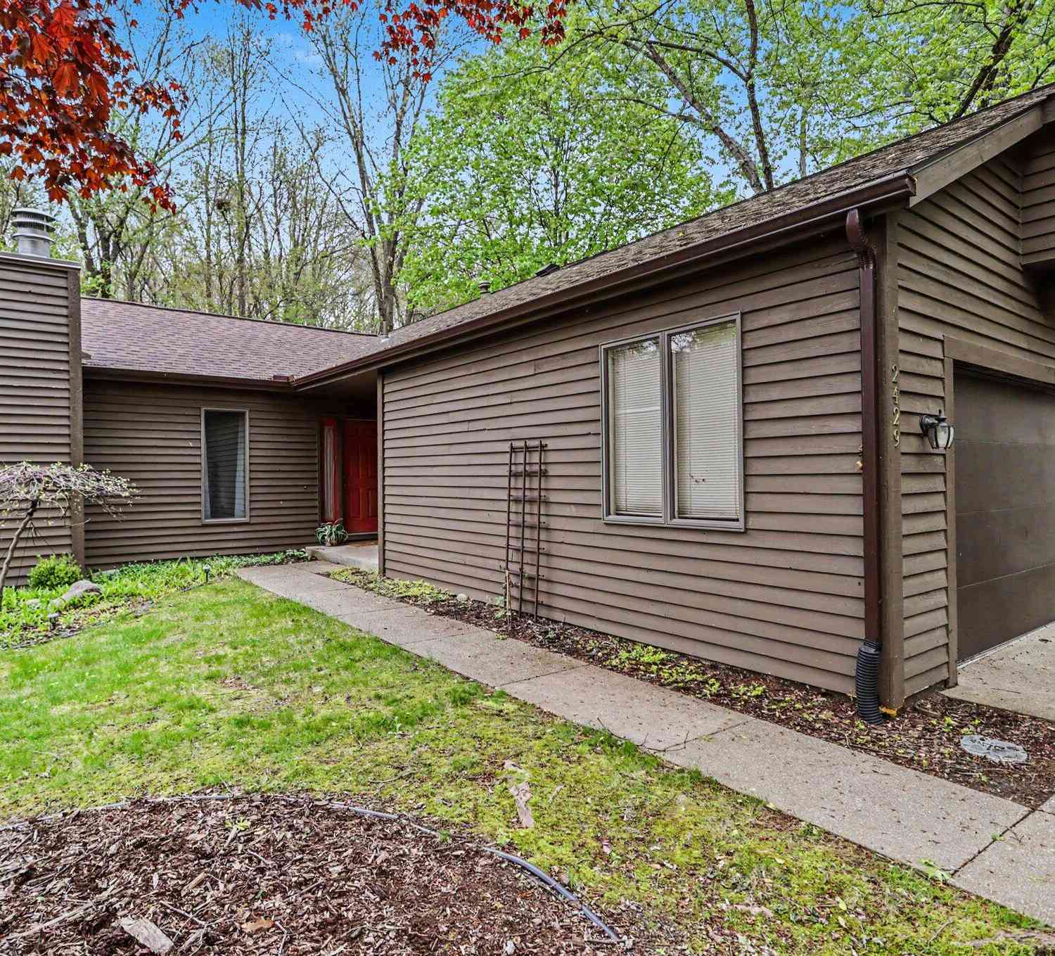 Condo For Sale - 2429 Highpointe Drive<br/> Kalamazoo, MI 49008