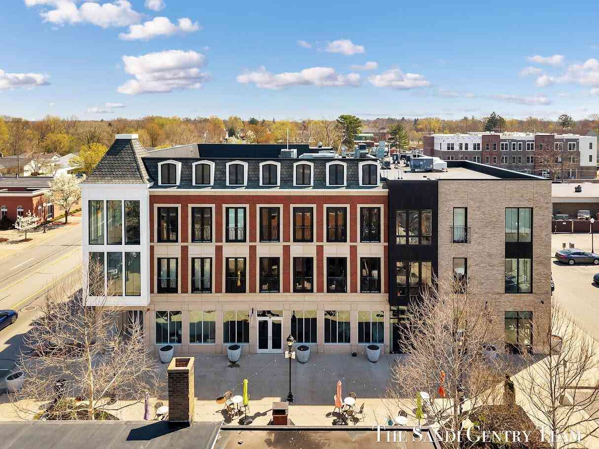 Condo For Sale - 110 W Savidge Street #201<br/> Spring Lake, MI 49456