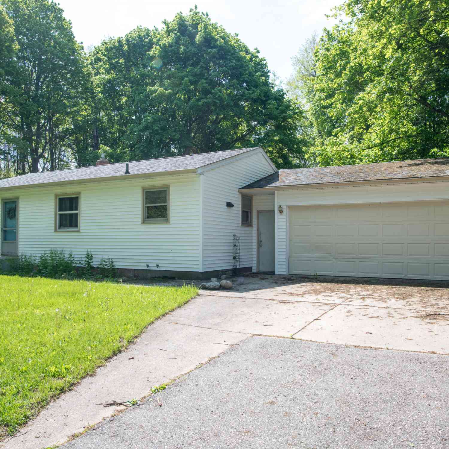Homes For Sale - 153 W E Avenue<br/> Kalamazoo, MI 49009