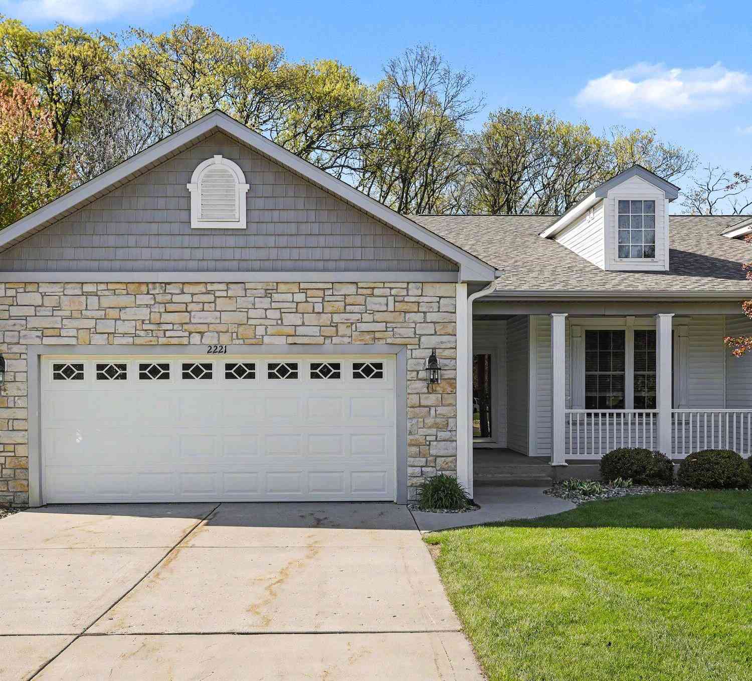 Condo For Sale - 2221 Hunters Run<br/> Kalamazoo, MI 49048