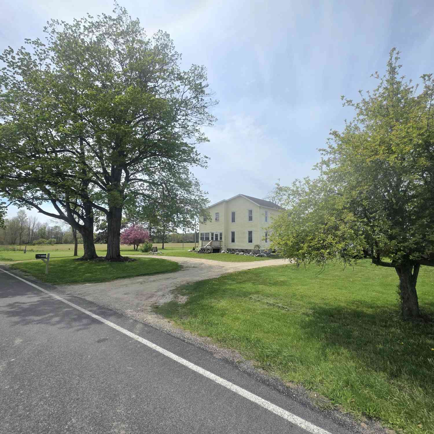 Homes For Sale - 8884 S Townhall Road<br/> Montcalm County, Sheridan, MI 48884