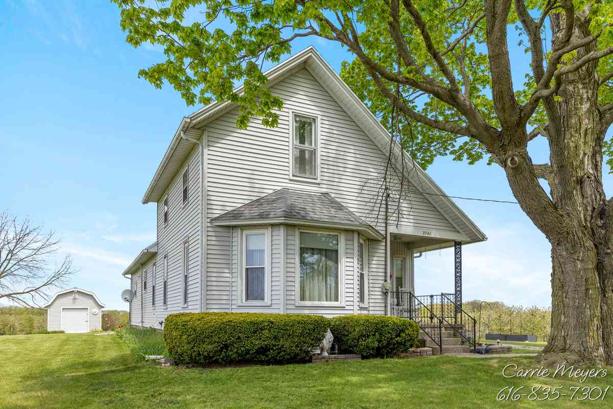 Homes For Sale - 3741 8 Mile Road<br/> Grand Rapids, MI 49544