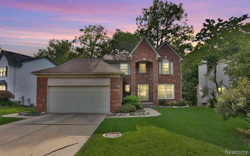Condo For Sale - 3288 Hickory Drive<br/> Lake Orion, MI 48359