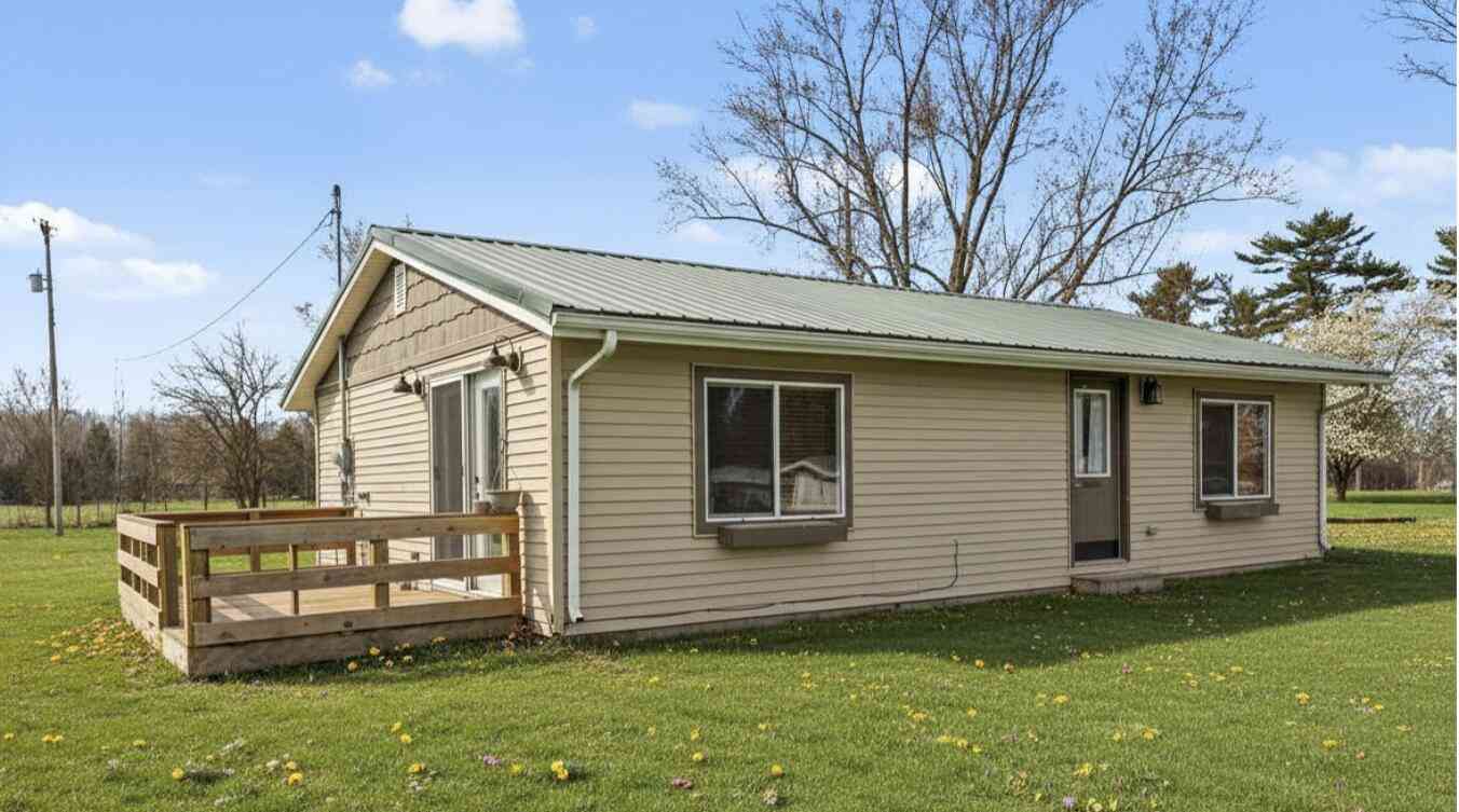 Homes For Sale - 33273 E Palmer Lake Road<br/> Colon, MI 49040