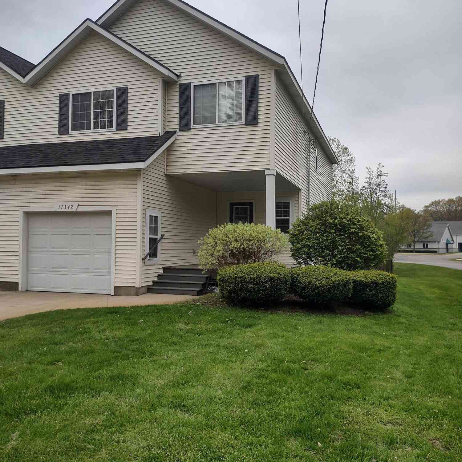 Condo For Sale - 17342 Hazel Street #1<br/> Spring Lake, MI 49456