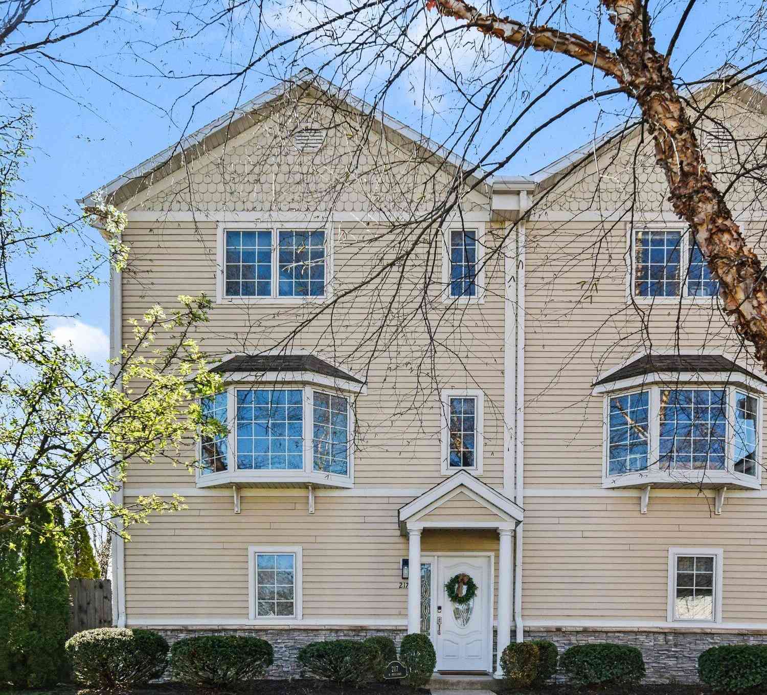 Condo For Sale - 217 W Merchant Street<br/> New Buffalo, MI 49117