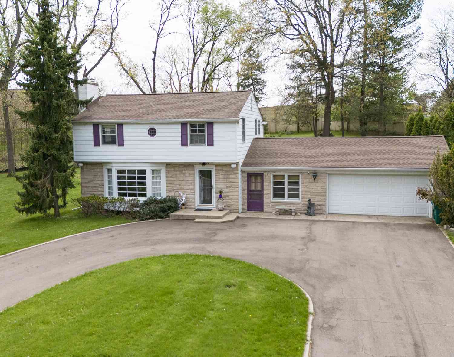 Homes For Sale - 1734 Greenbriar Drive<br/> Portage, MI 49024
