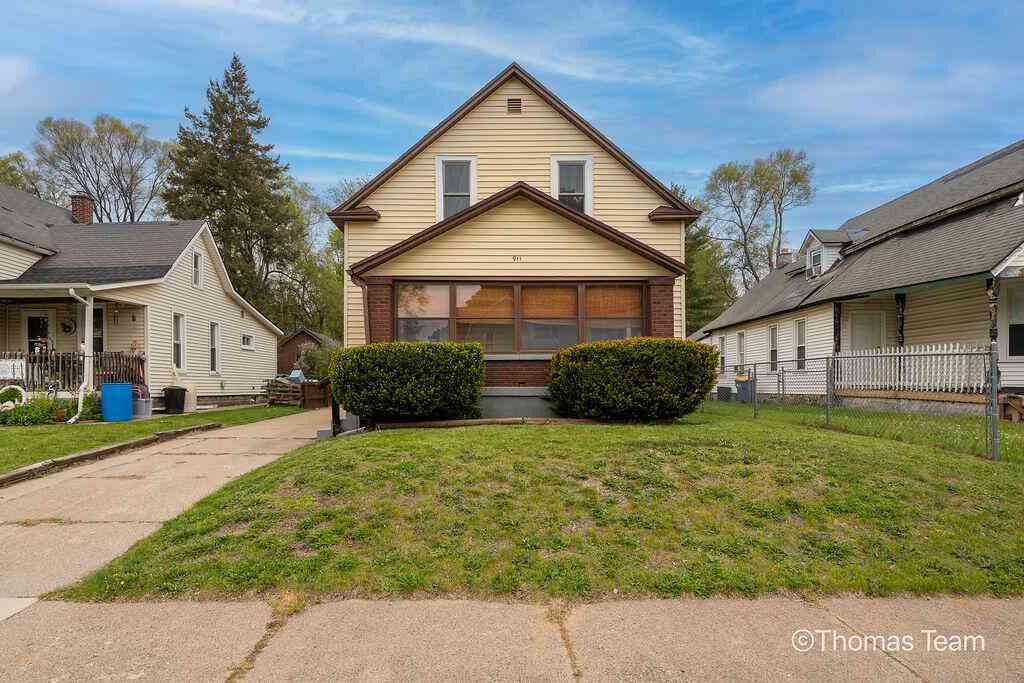 Homes For Sale - 911 Hancock Street<br/> Grand Rapids, MI 49507