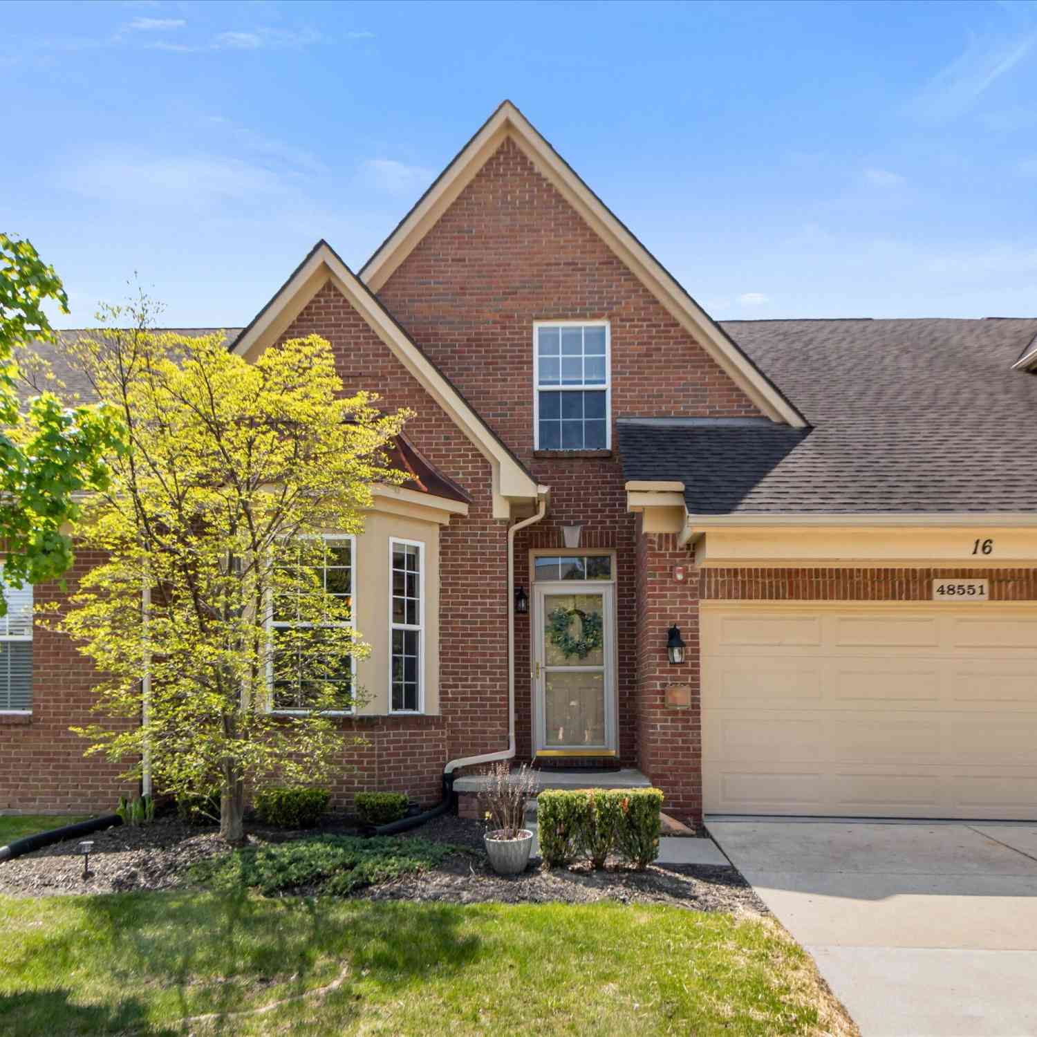 Condo For Sale - 48551 Oak Bridge Drive<br/> Canton, MI 48188