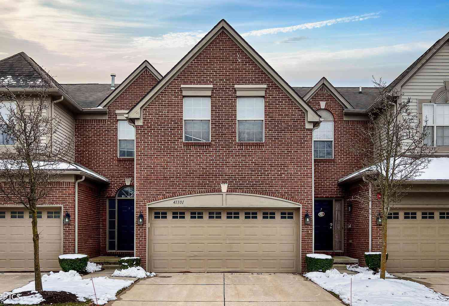 Condo For Rent - 41101 N Maplewood Drive<br/> Canton, MI 48187