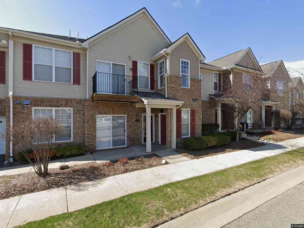 Condo For Sale - 10122 Ridge Run Street<br/> Howell, MI 48855