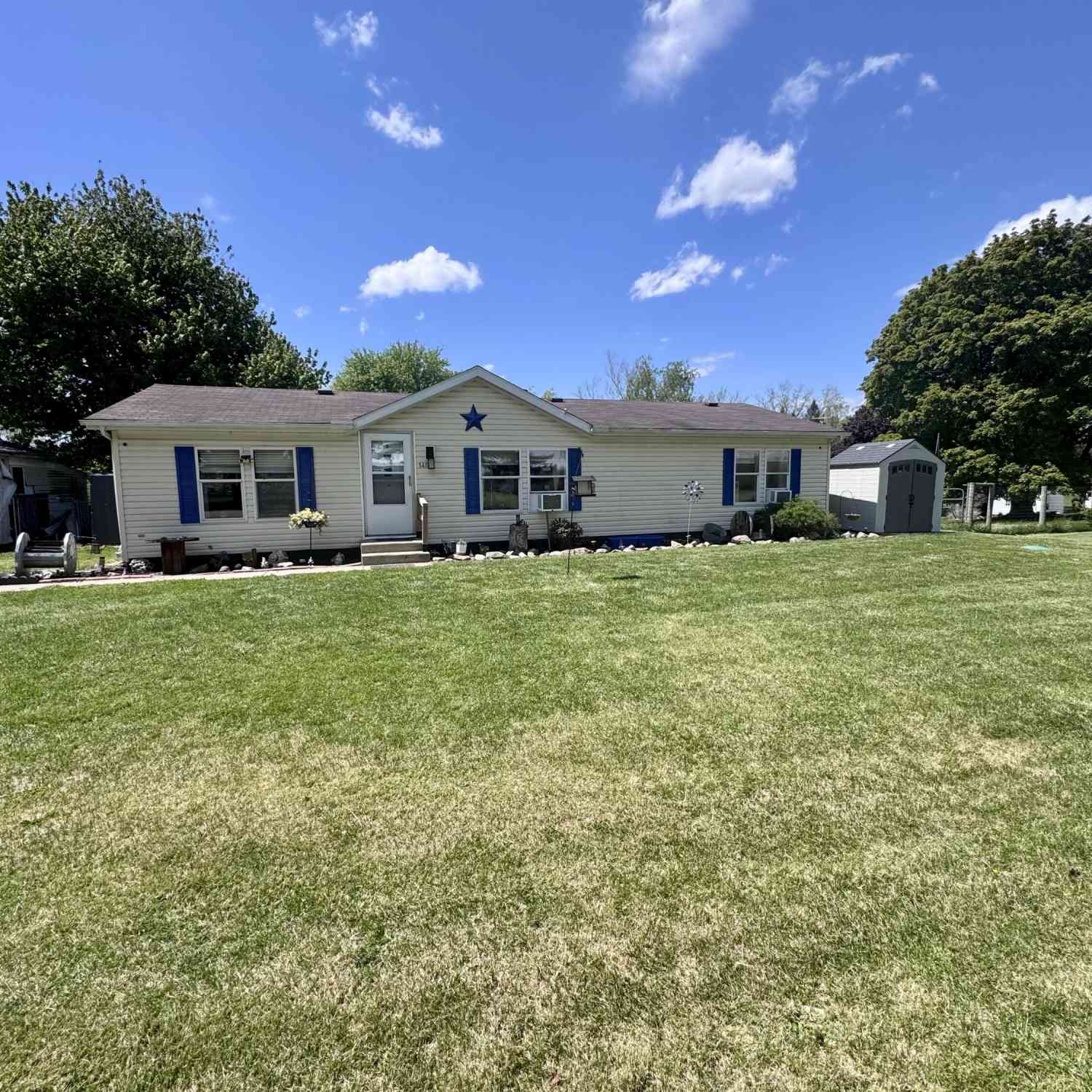 Homes For Sale - 140 S Snow Prairie Road<br/> Coldwater, MI 49036