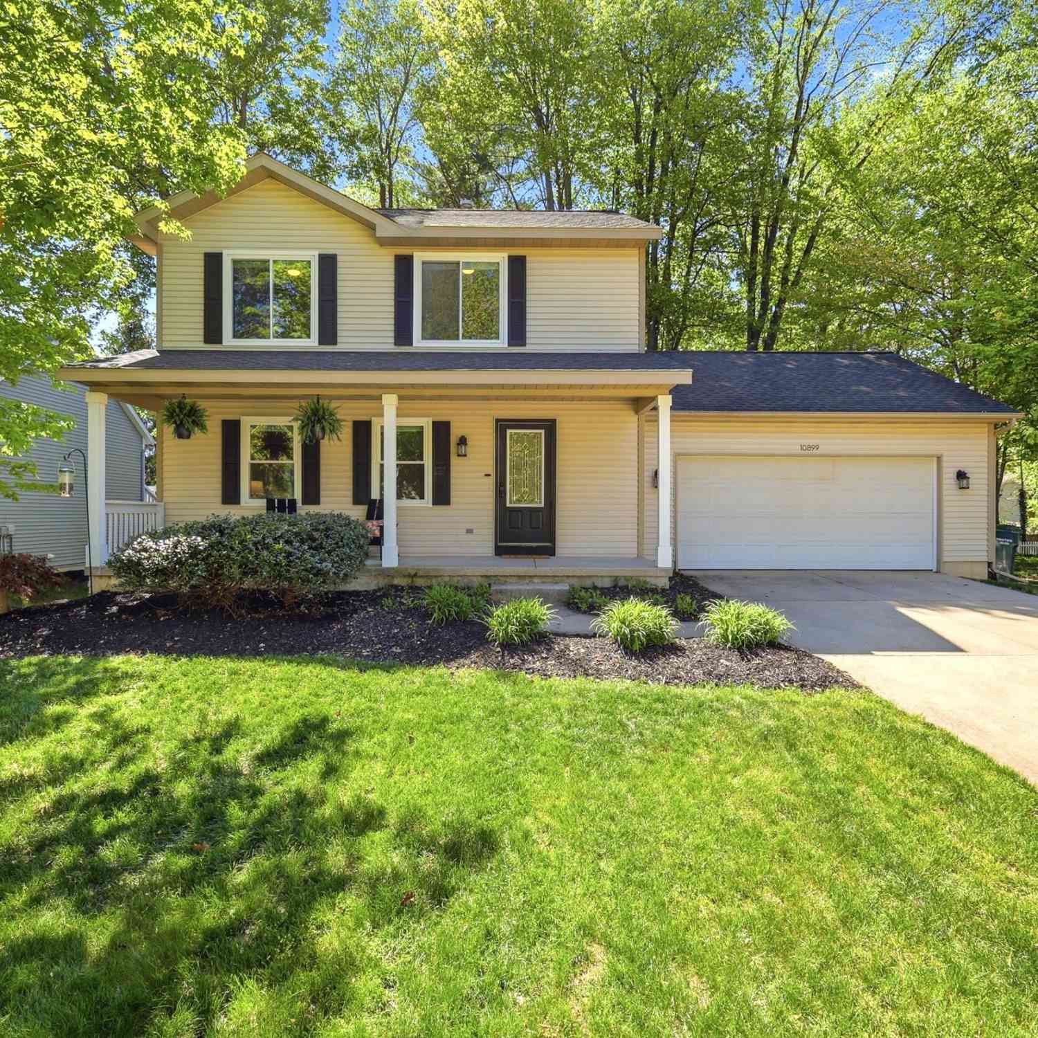 Homes For Sale - 10899 Skylane Court<br/> Allendale, MI 49401