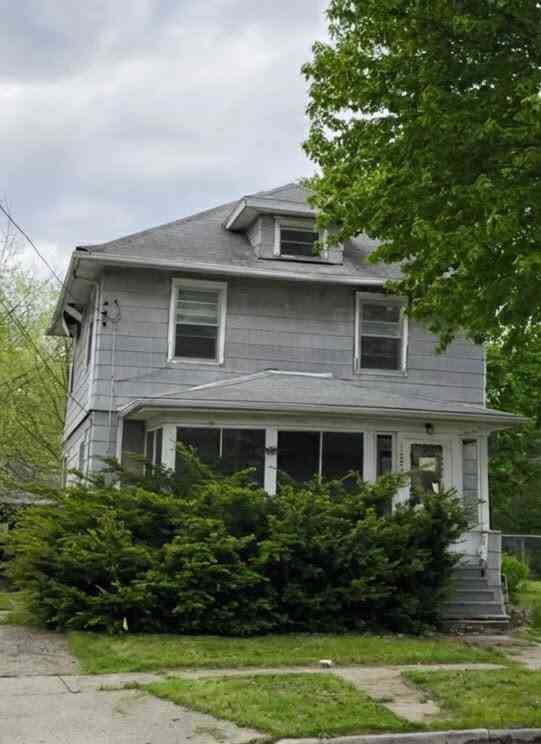 Homes For Sale - 1232 Maple Avenue<br/> Jackson, MI 49203