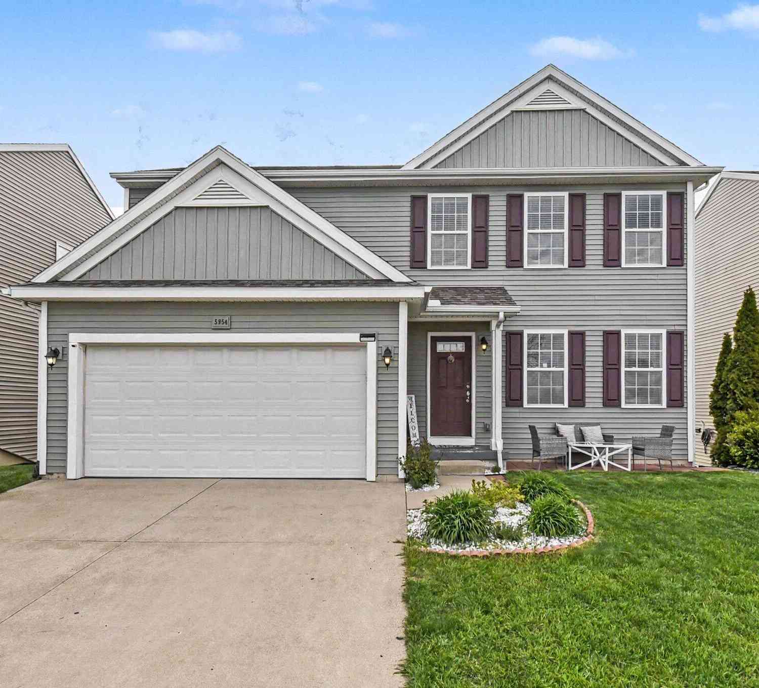 Homes For Sale - 5954 Sable Ridge Drive<br/> Kent County, Kentwood, MI 49508