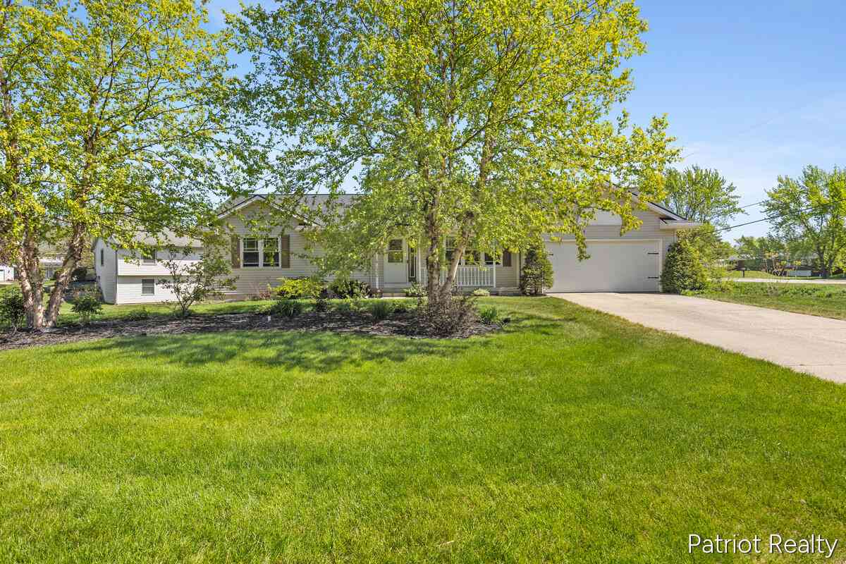 Homes For Sale - 1330 Monte Carlo Drive<br/> Jenison, MI 49428