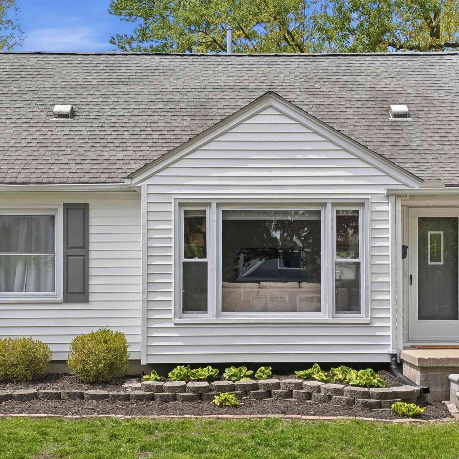 Homes For Sale - 2905 Benjamin Avenue<br/> Royal Oak, MI 48073