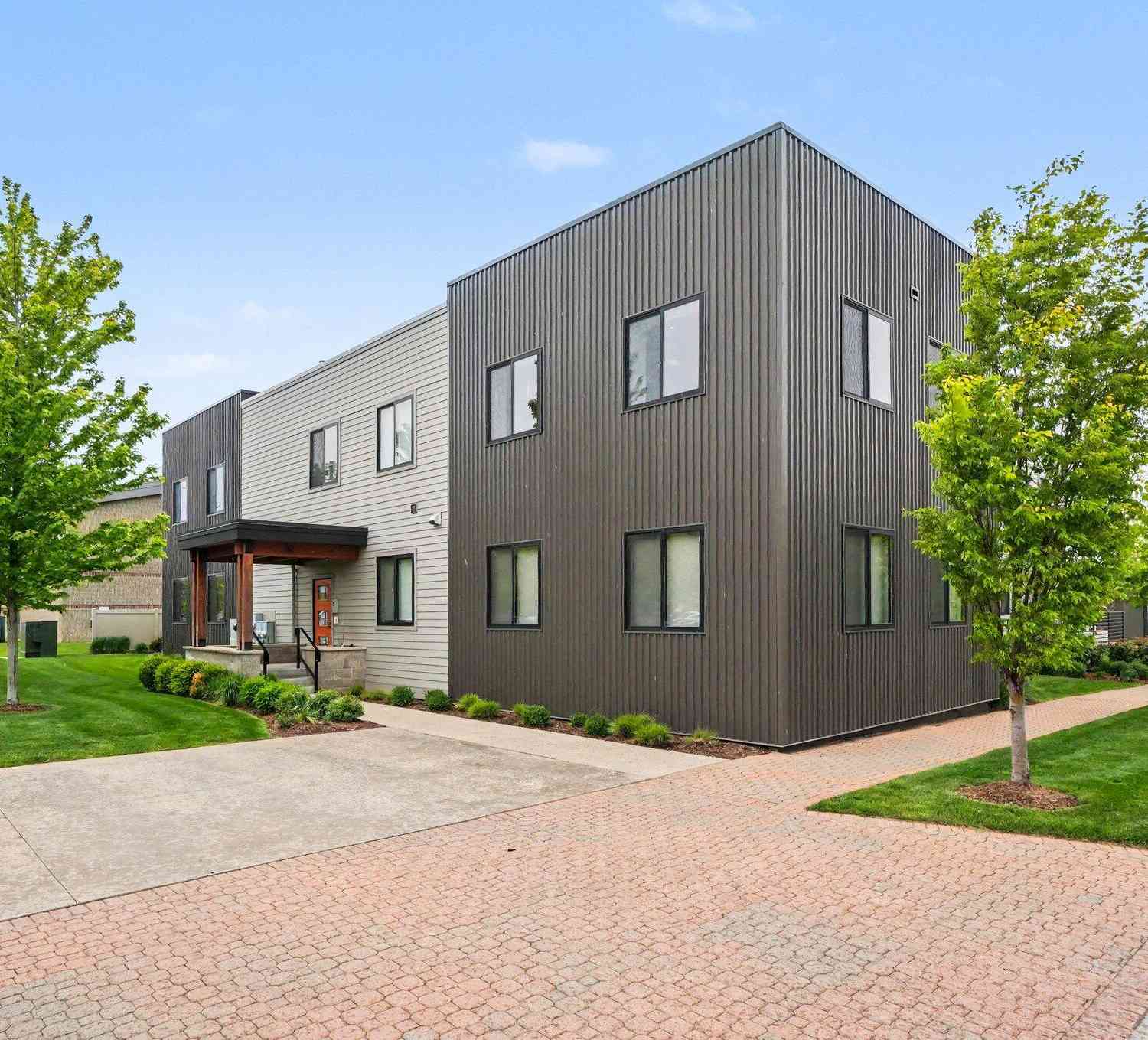 Condo For Sale - 110 Central Avenue #102<br/> Ottawa County, Holland, MI 49423