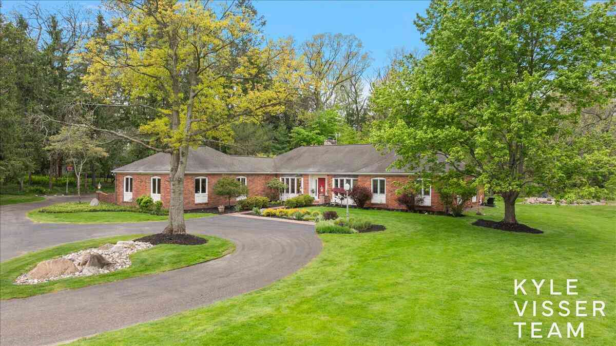 Homes For Sale - 1585 River Oaks Drive<br/> Ada, MI 49301