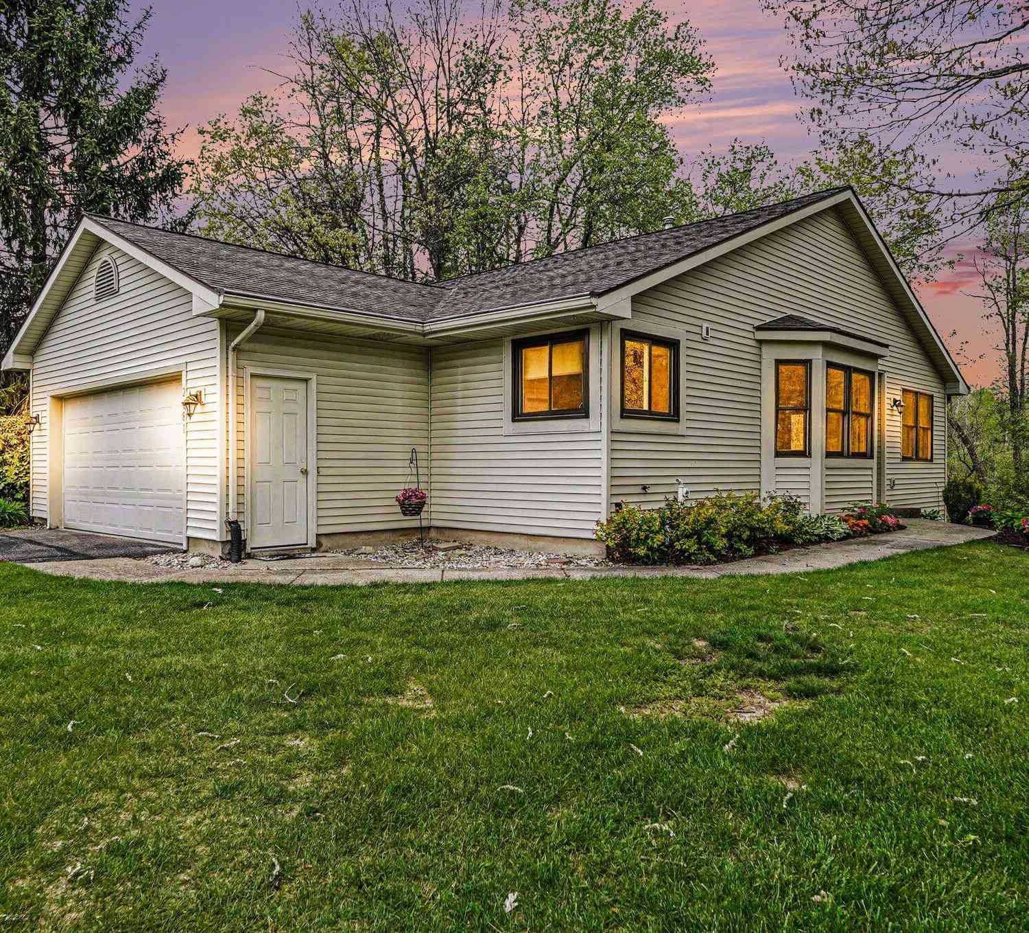 Condo For Sale - 2681 Indian Creek Drive<br/> Grand Rapids, MI 49534