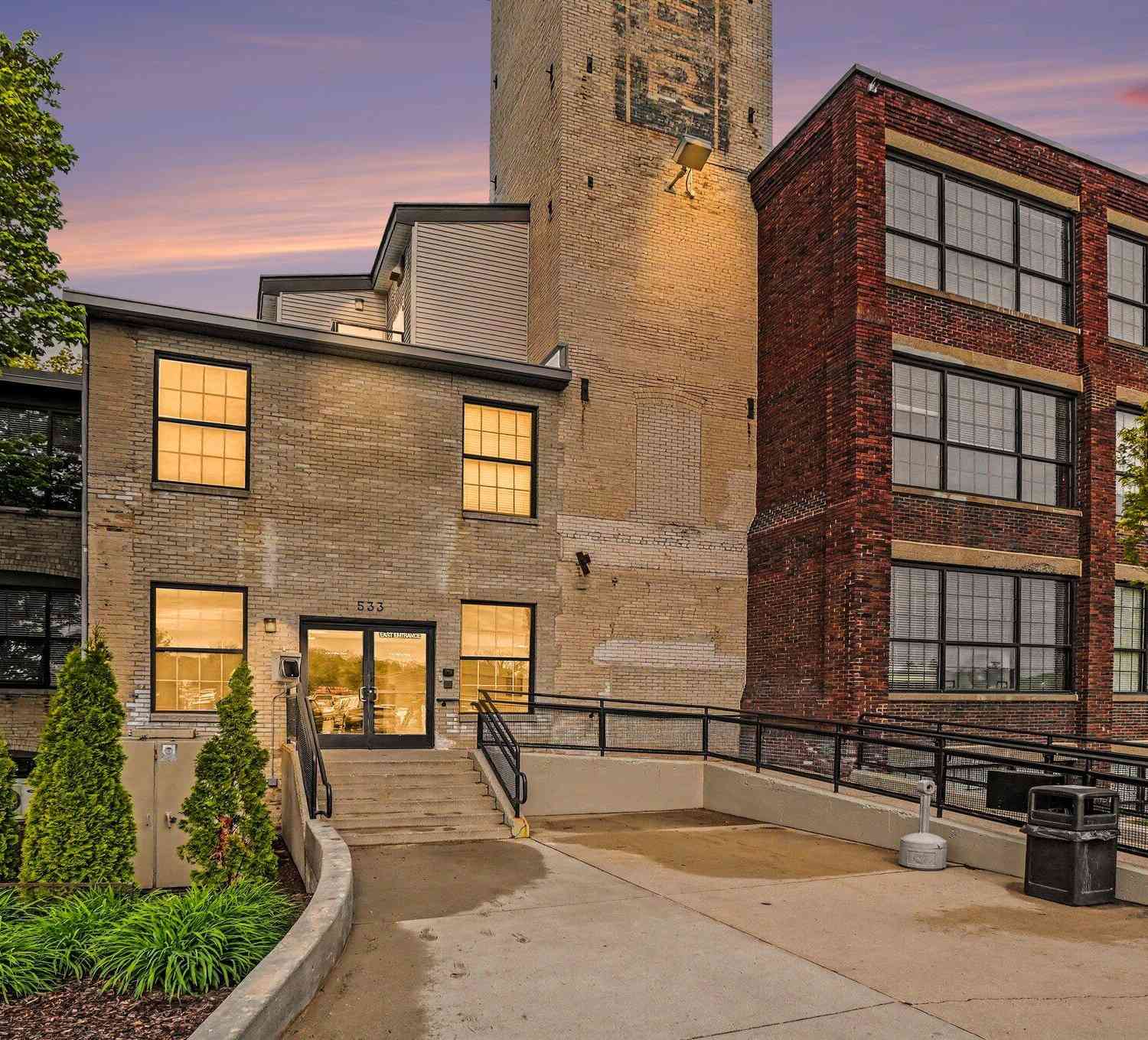 Condo For Sale - 533 Columbia Avenue #006<br/> Ottawa County, Holland, MI 49423