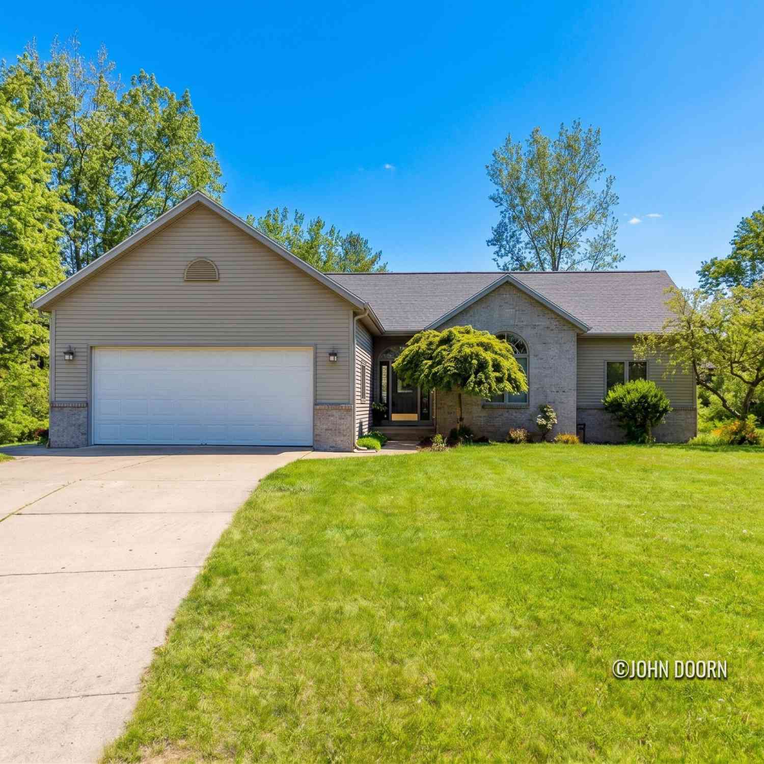 Homes For Sale - 57 Rollingbrook Drive<br/> Ada, MI 49301