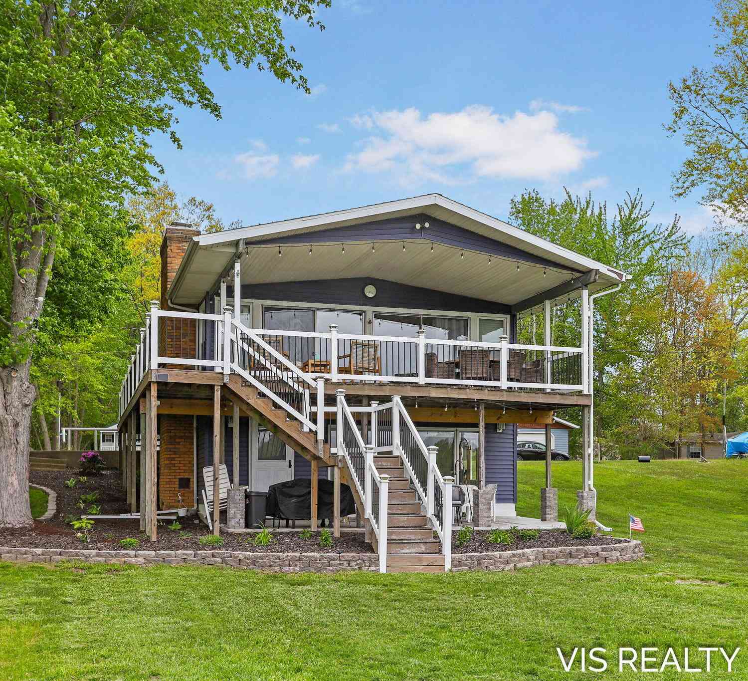 Homes For Sale - 46611 Vine Avenue<br/> Bloomingdale, MI 49026