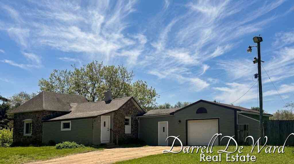Homes For Sale - 8425 N Holland Road<br/> Six Lakes, MI 48886