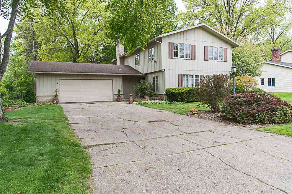 Homes For Sale - 2707 Tattersall Road<br/> Portage, MI 49024