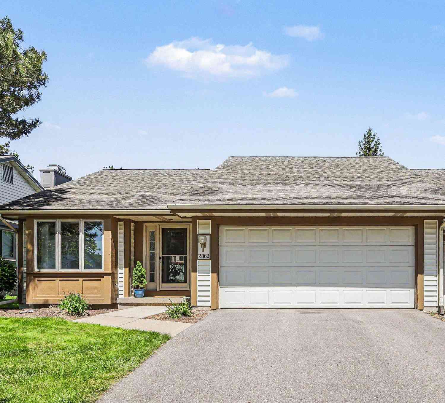 Condo For Sale - 2869 Mulford Drive<br/> Grand Rapids, MI 49546