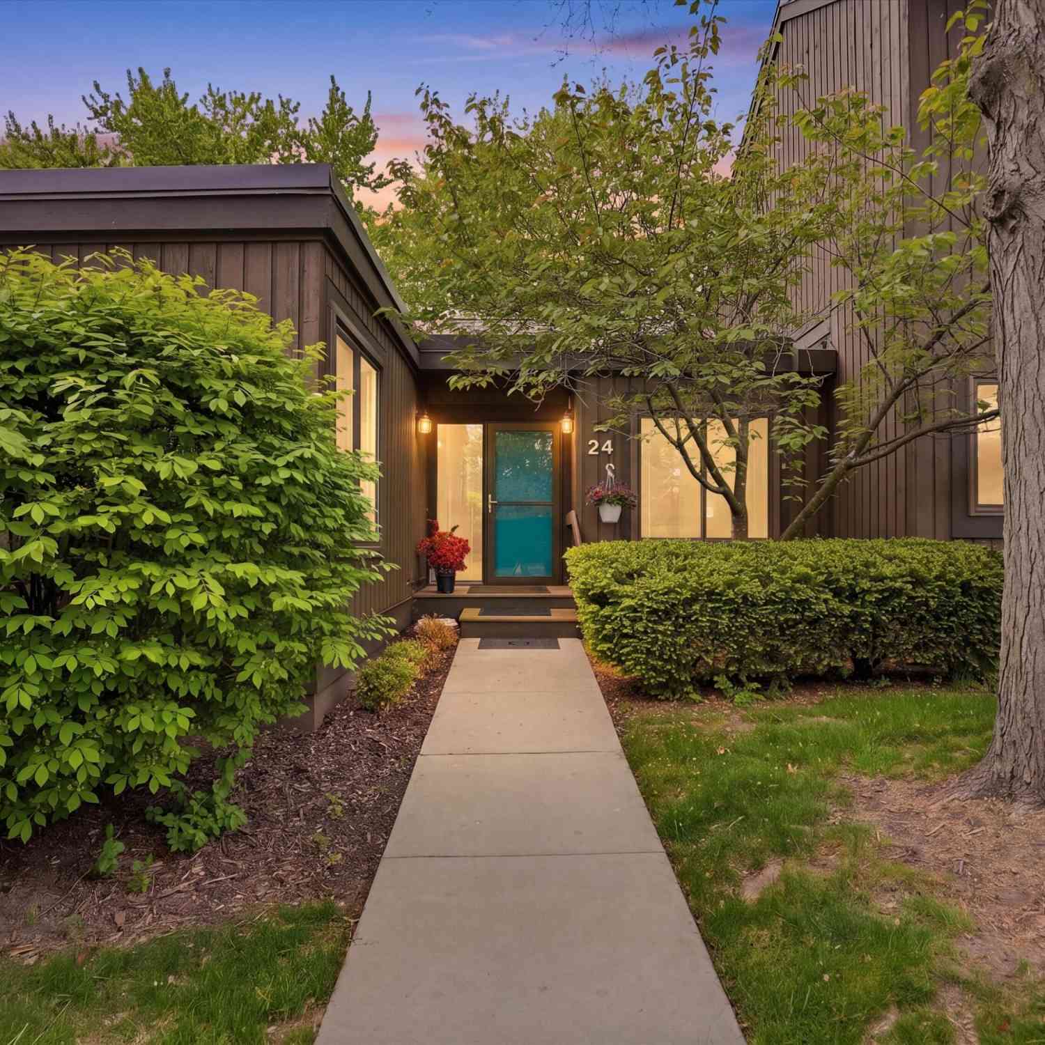 Condo For Sale - 24 Haverhill Court<br/> Ann Arbor, MI 48105