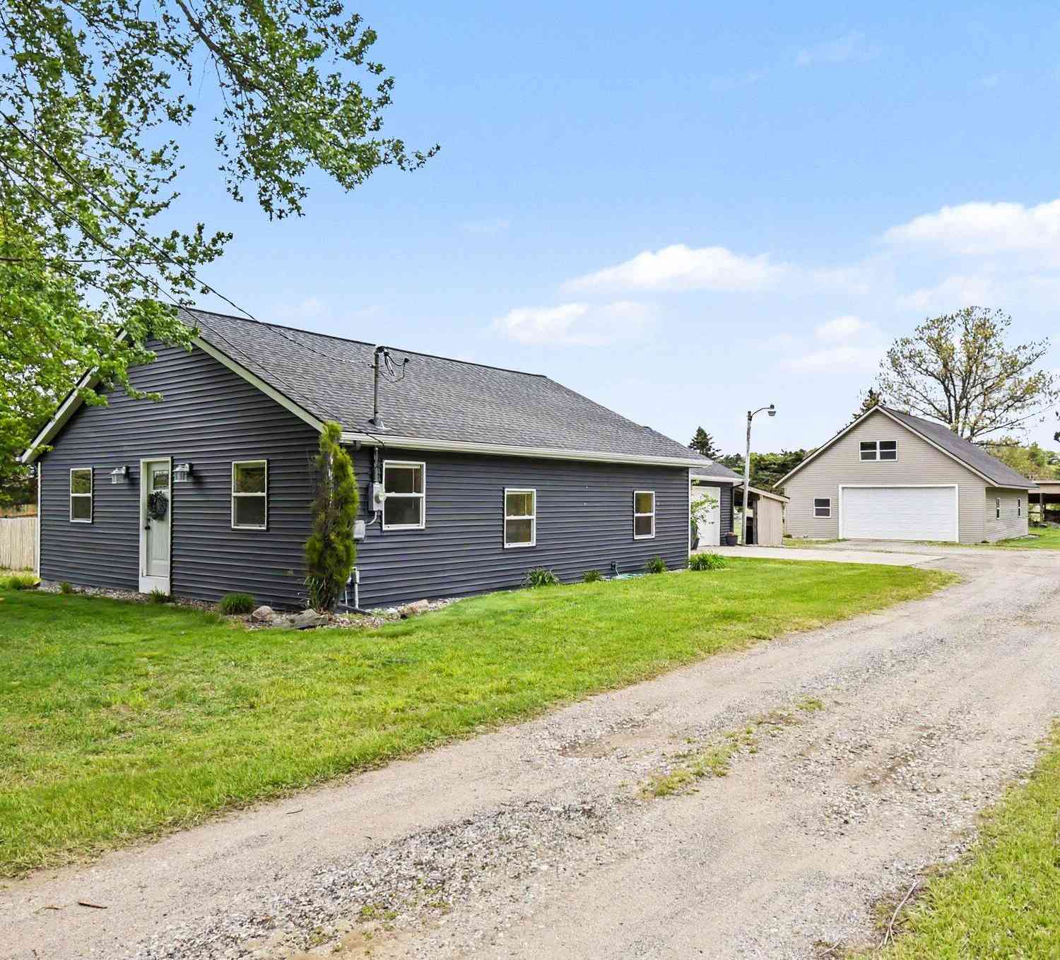 Homes For Sale - 861 132nd Avenue<br/> Wayland, MI 49348