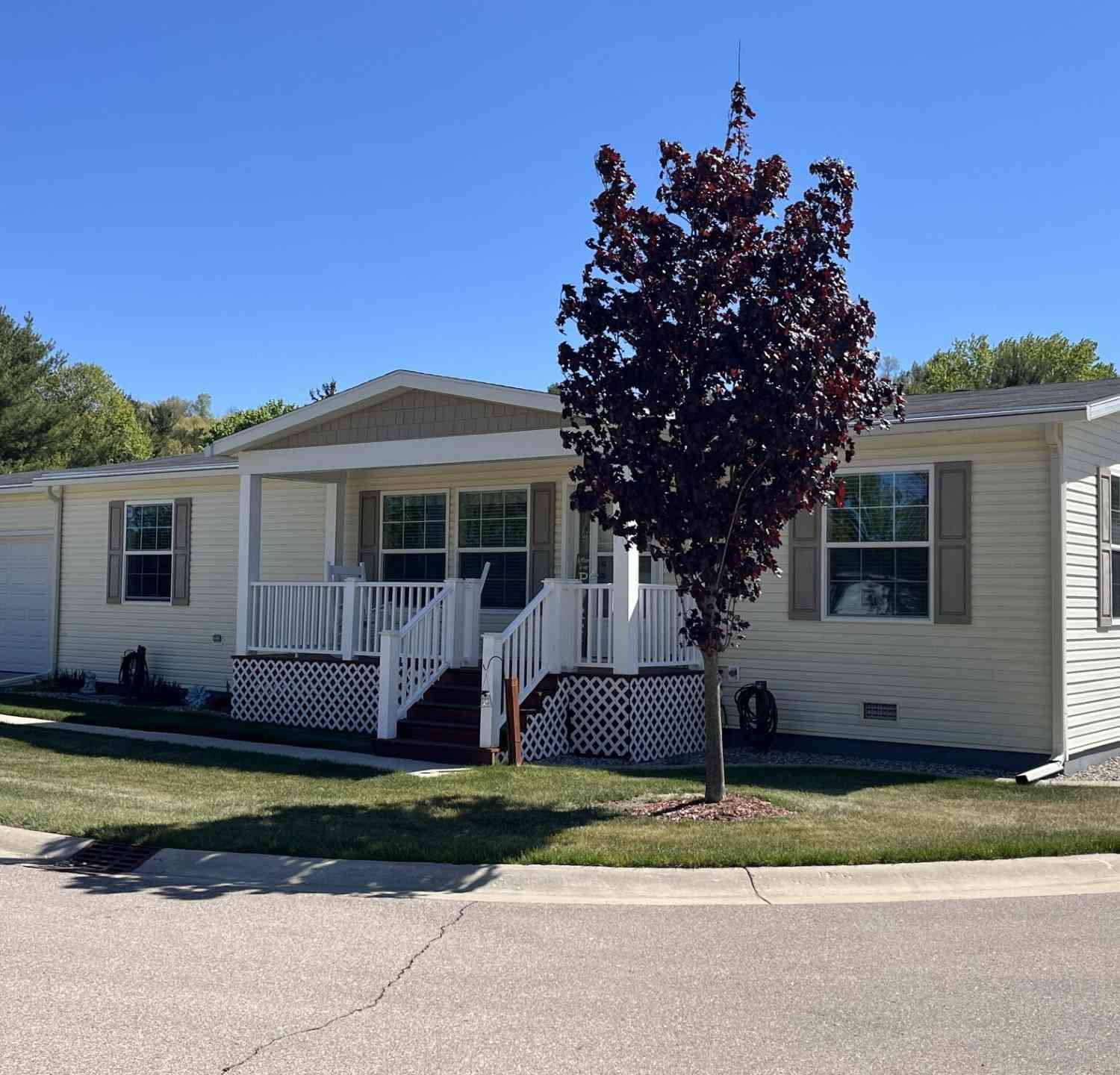 Mobile Home For Sale - 5300 Sparrow Drive<br/> Belmont, MI 49306