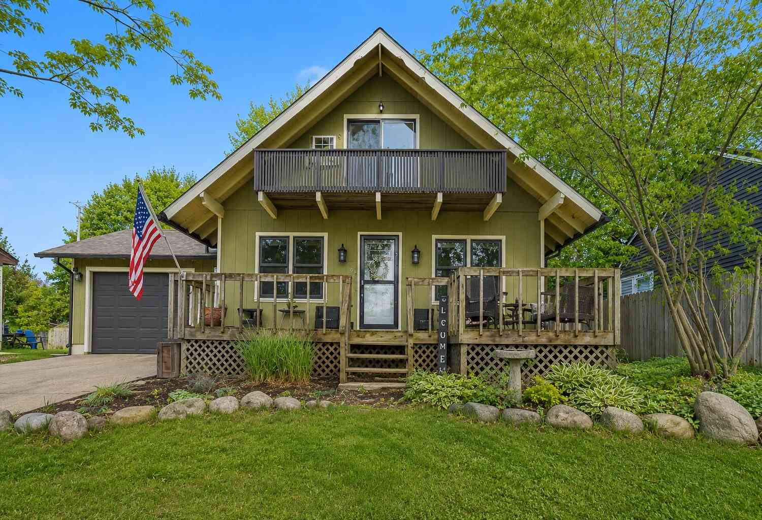 Homes For Sale - 505 Clayton Avenue<br/> Grand Rapids, MI 49534