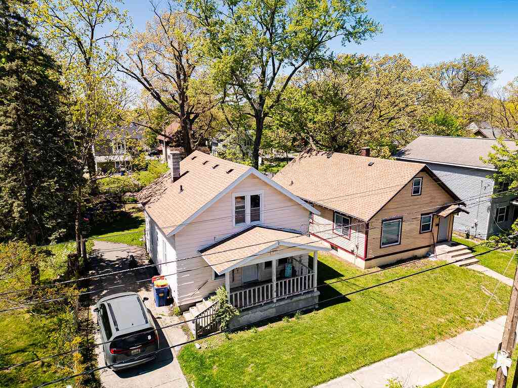Homes For Sale - 911 Dorchester Avenue<br/> Grand Rapids, MI 49503