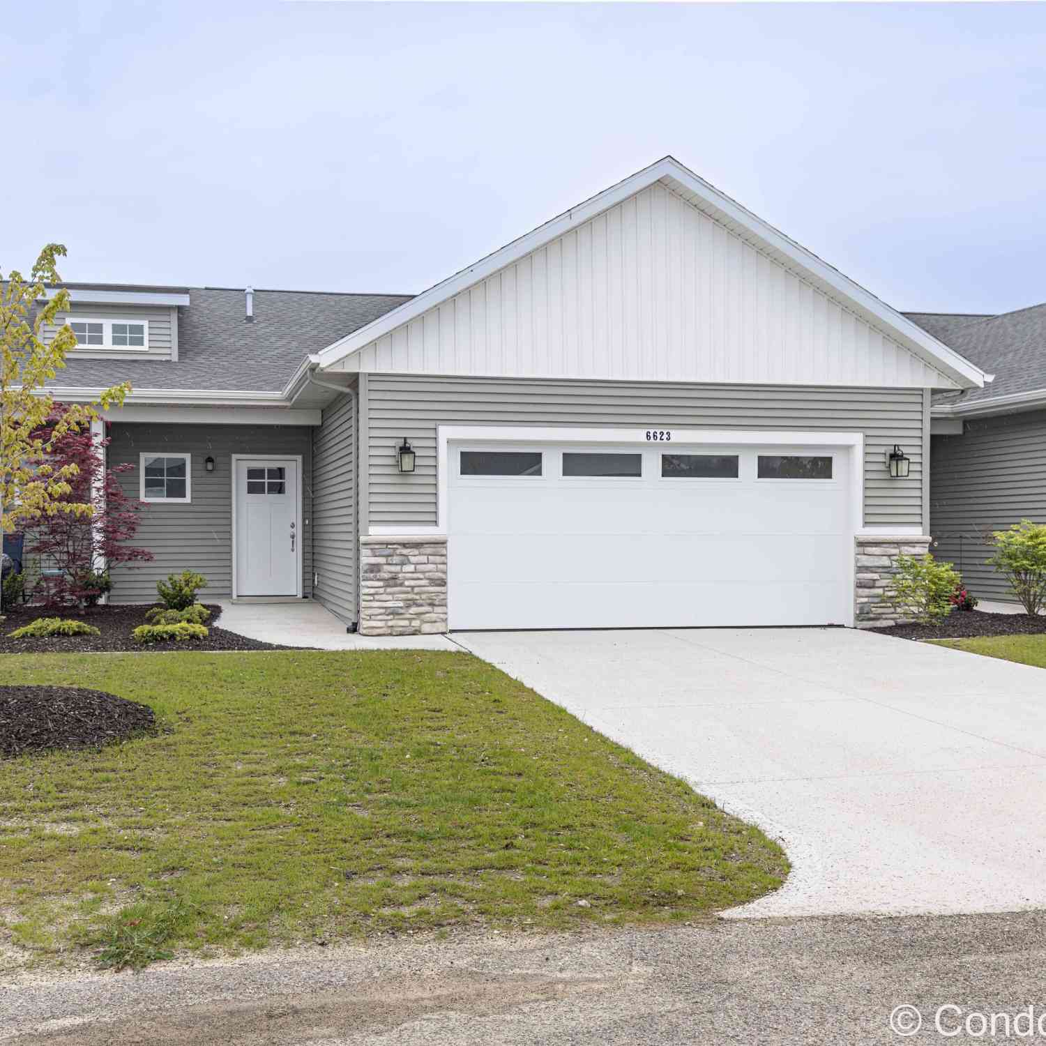 Condo For Sale - 6623 Shoreside Court<br/> Grand Rapids, MI 49548