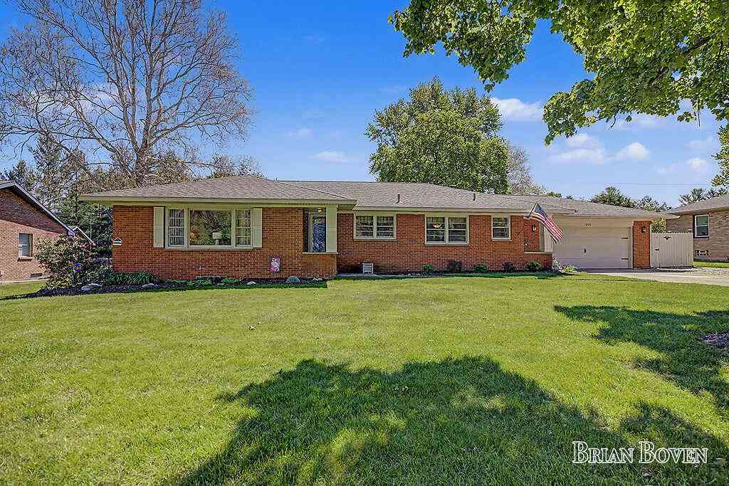 Homes For Sale - 1406 Perkins Avenue<br/> Grand Rapids, MI 49505