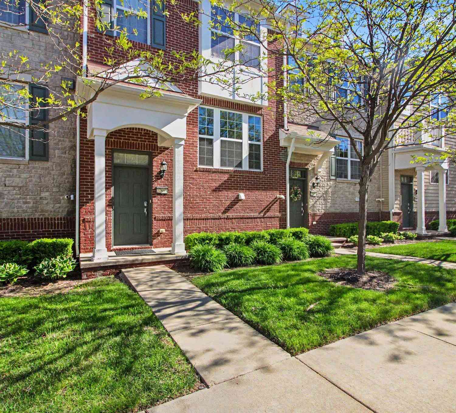 Condo For Rent - 27898 Hopkins Drive<br/> Novi, MI 48377