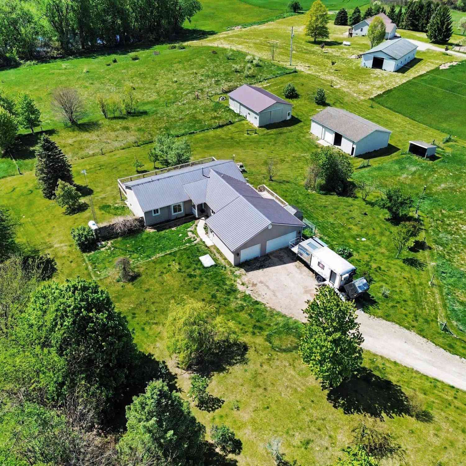 Homes For Sale - 6540 Peckins Lane<br/> Manchester, MI 48158