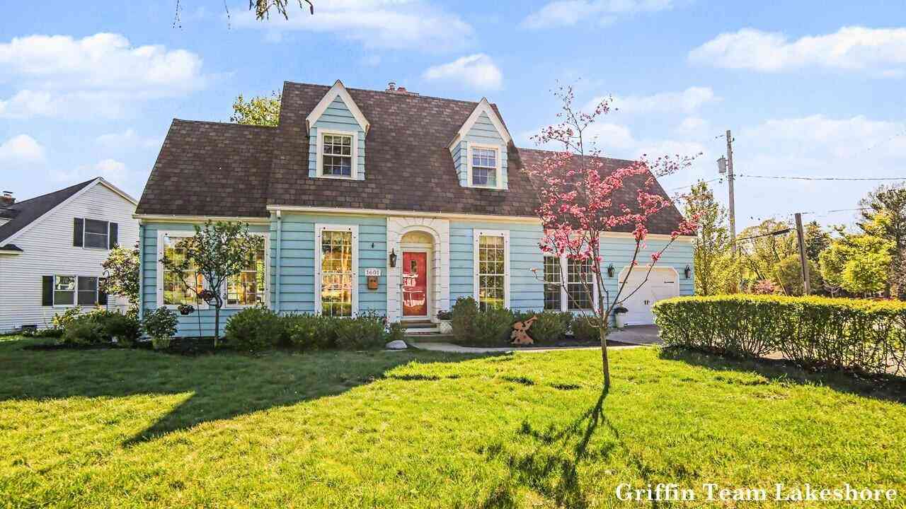 Homes For Sale - 1601 Sheldon Road<br/> Grand Haven, MI 49417