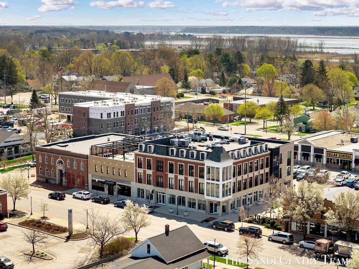 Condo For Sale - 110 W Savidge Street #203<br/> Spring Lake, MI 49456