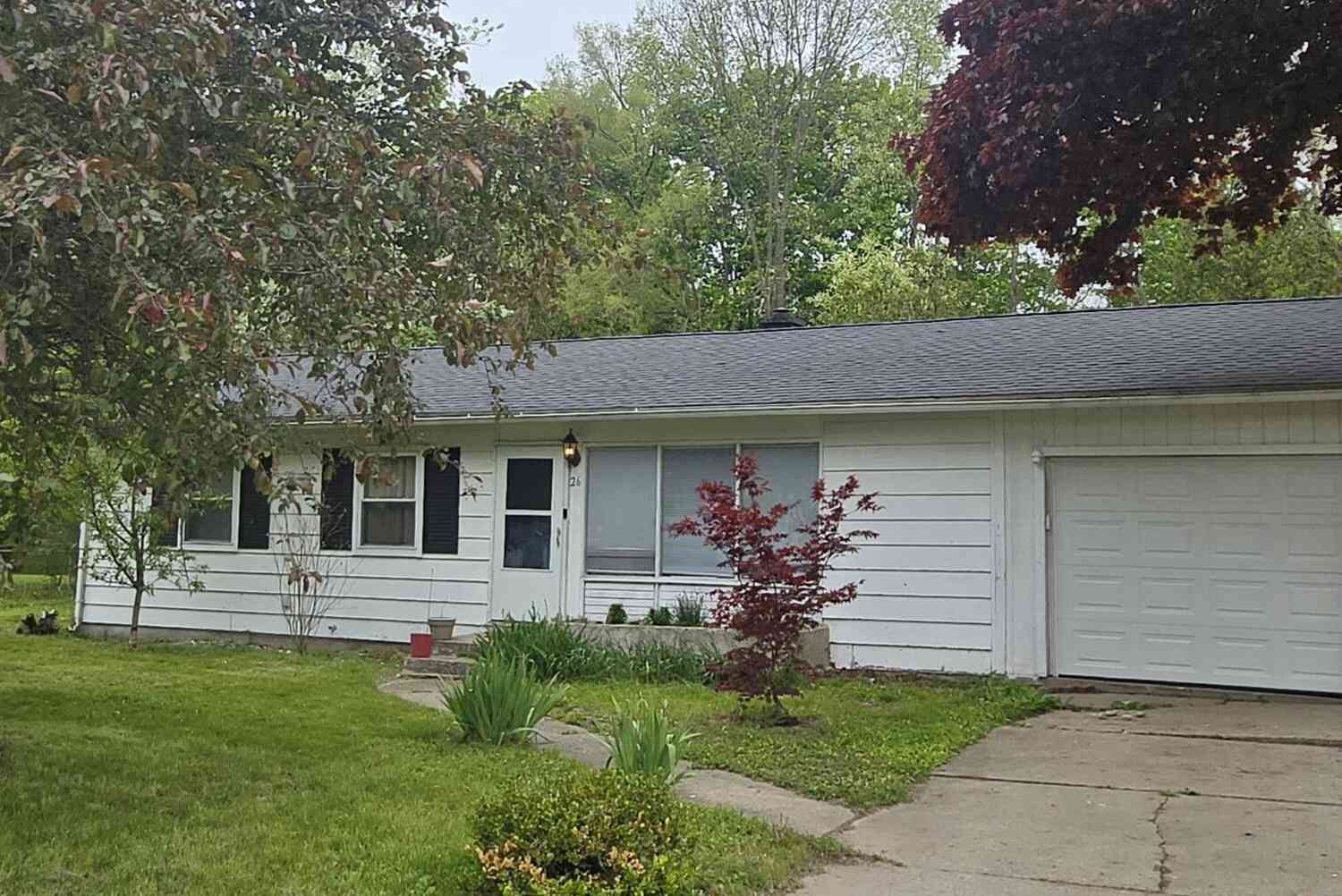 Homes For Sale - 26 Ardmoor Drive<br/> Battle Creek, MI 49037