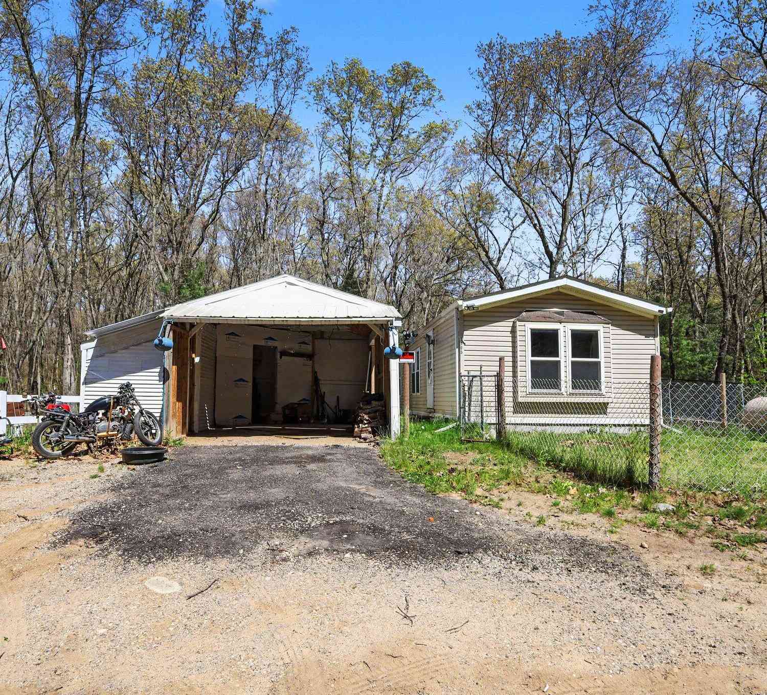 Mobile Home For Sale - 1005 Sharps Road<br/> Pullman, MI 49450