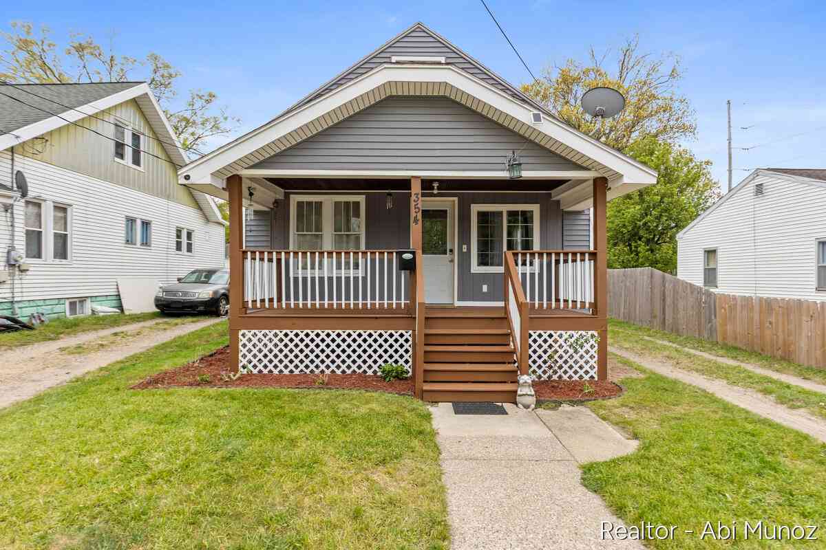 Homes For Sale - 354 Brown Street<br/> Grand Rapids, MI 49507