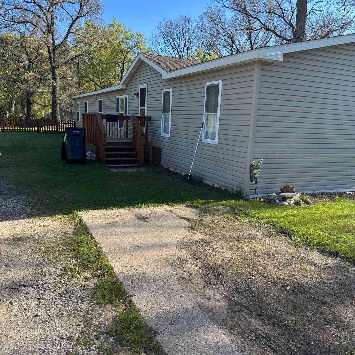 Mobile Home For Sale - 816 E James Street<br/> White Cloud, MI 49349