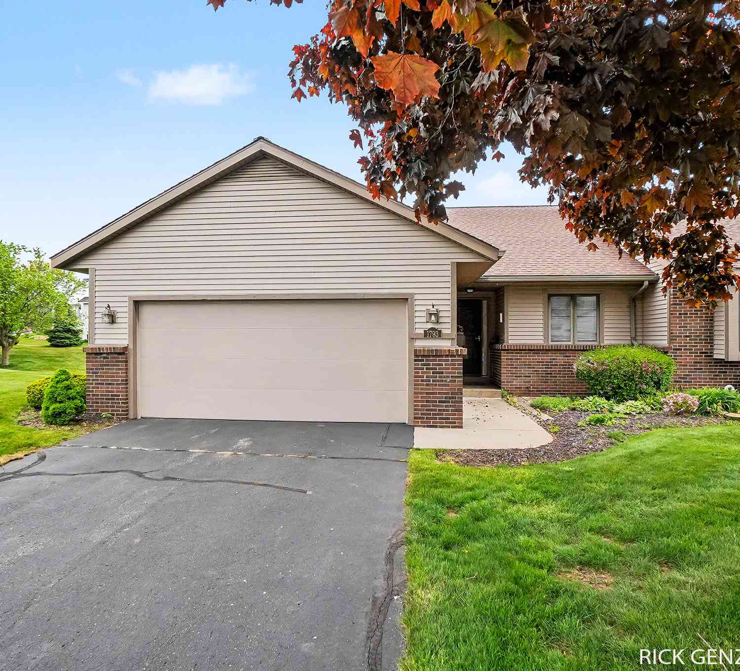 Condo For Sale - 1793 Lakeview Drive<br/> Ottawa County, Zeeland, MI 49464