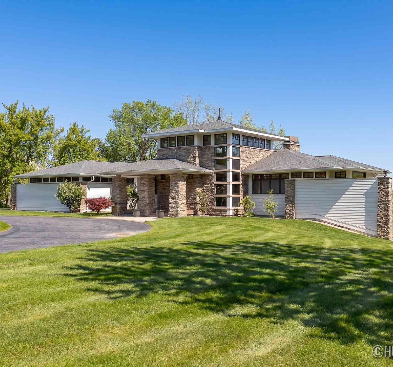 Homes For Sale - 899 Skyevale<br/> Ada, MI 49301