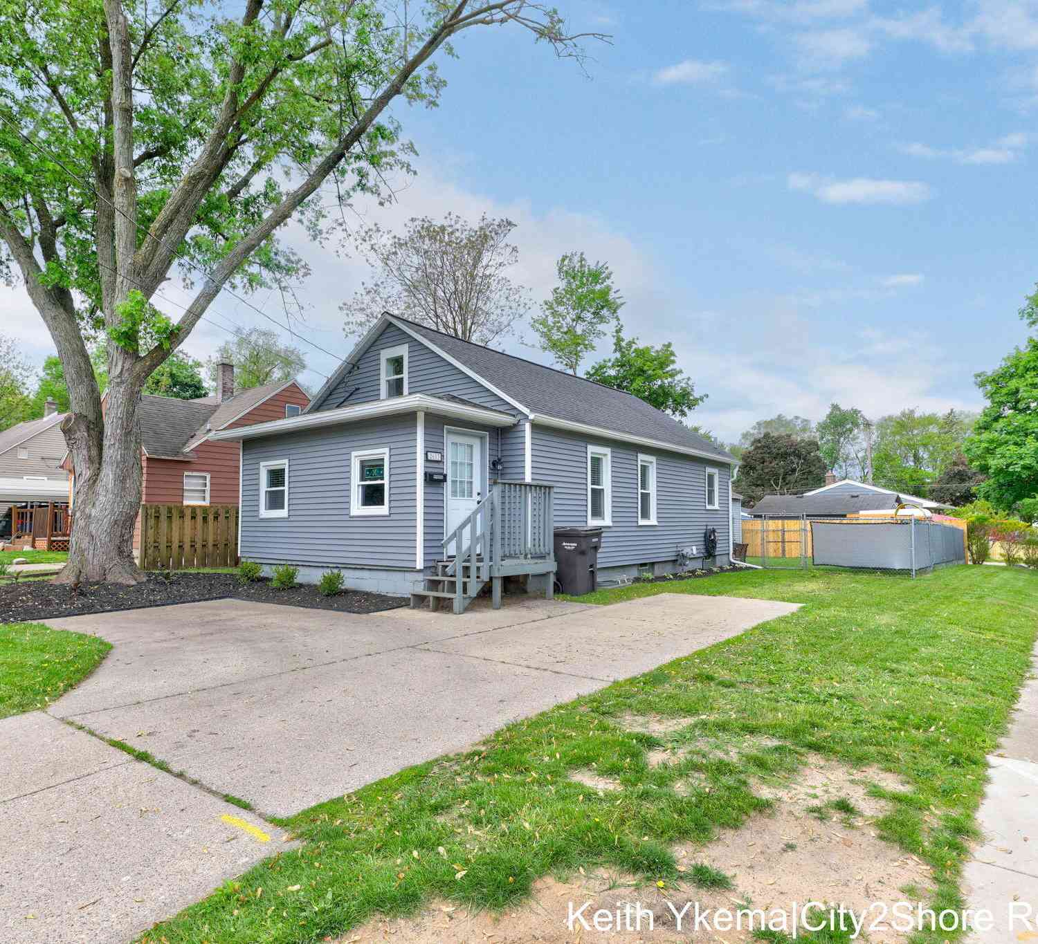 Homes For Sale - 2603 Noel Avenue<br/> Wyoming, MI 49509