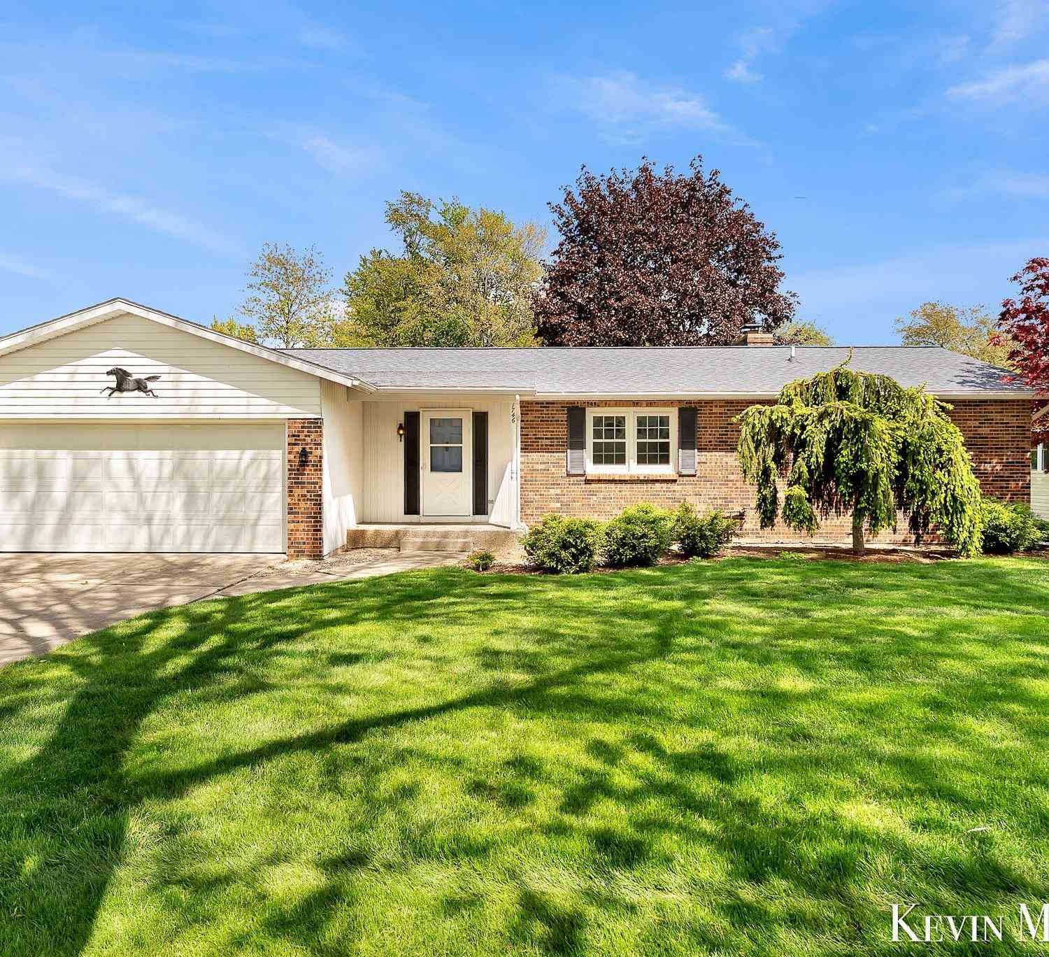 Homes For Sale - 1746 Edgewood Avenue<br/> Grand Rapids, MI 49506